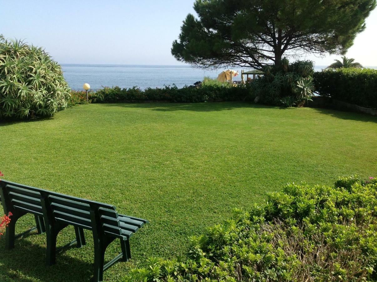 Appartamento Giardino sul mare Giardini Naxos Esterno foto