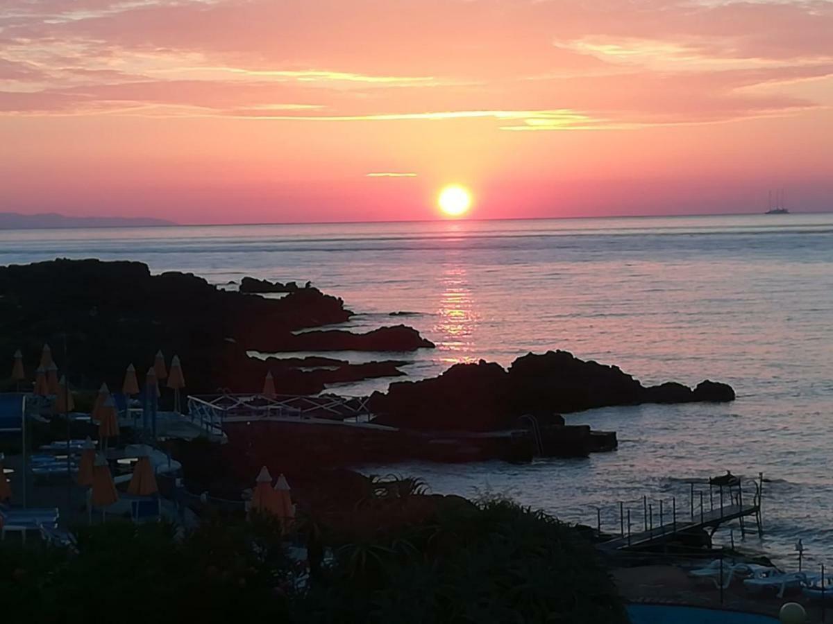 Appartamento Giardino sul mare Giardini Naxos Esterno foto